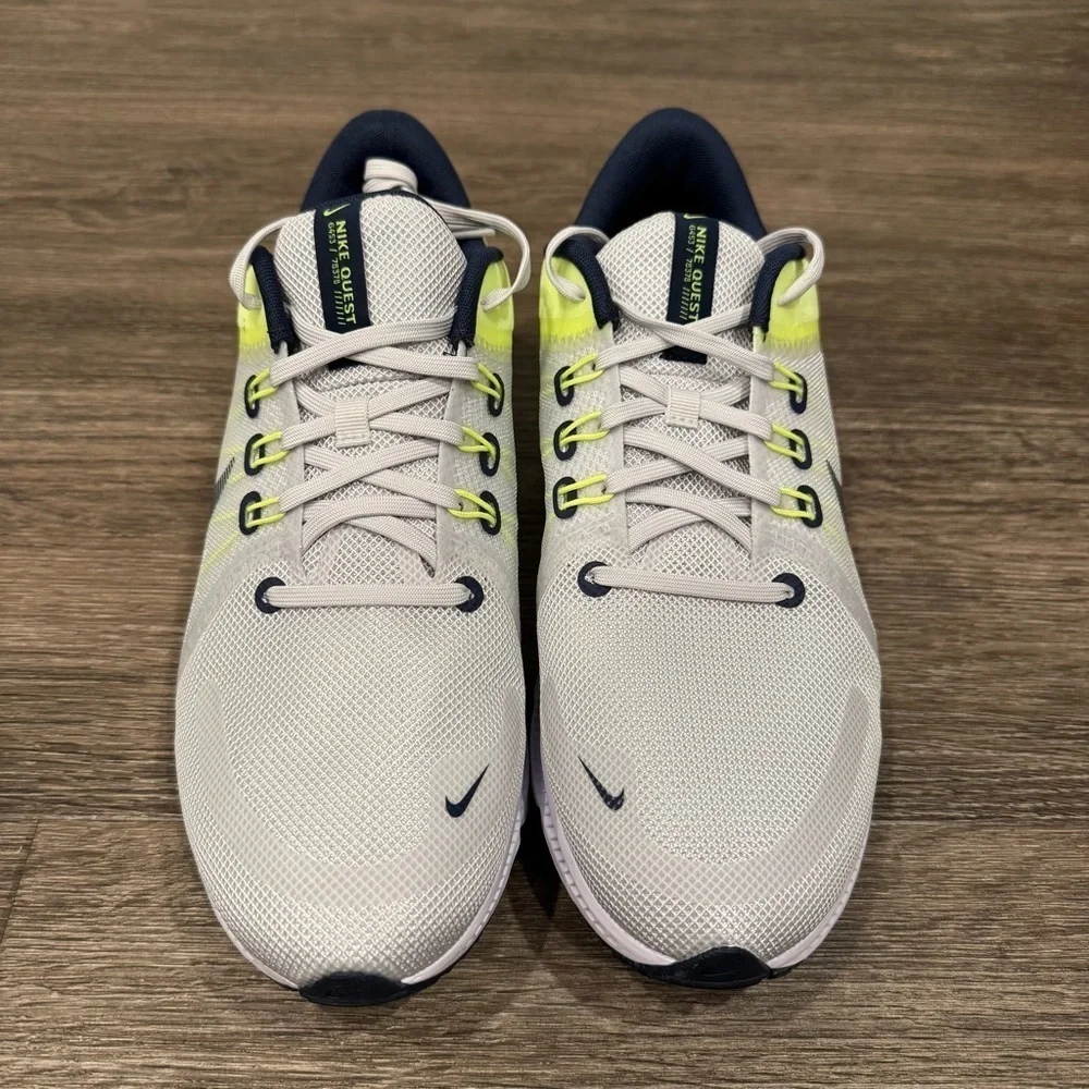 Nike Quest 4 Photon Dusk sz 11